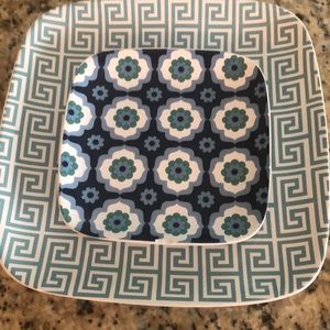 Jonathan Adler serving dishes